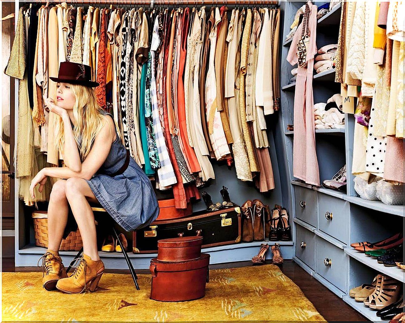 Hanging clothes helps us organize them.