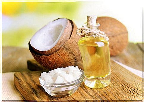 Natural ingredients to hydrate your nails: coconut oil