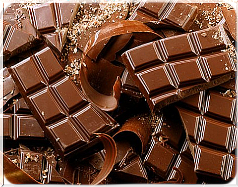 Did you know that with a square of dark chocolate you can protect your brain?