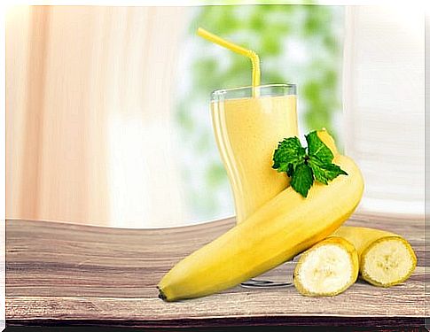 Natural juices to relieve gastric ulcers.