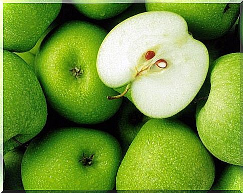 Apples to reduce uric acid