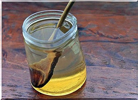 Water with honey